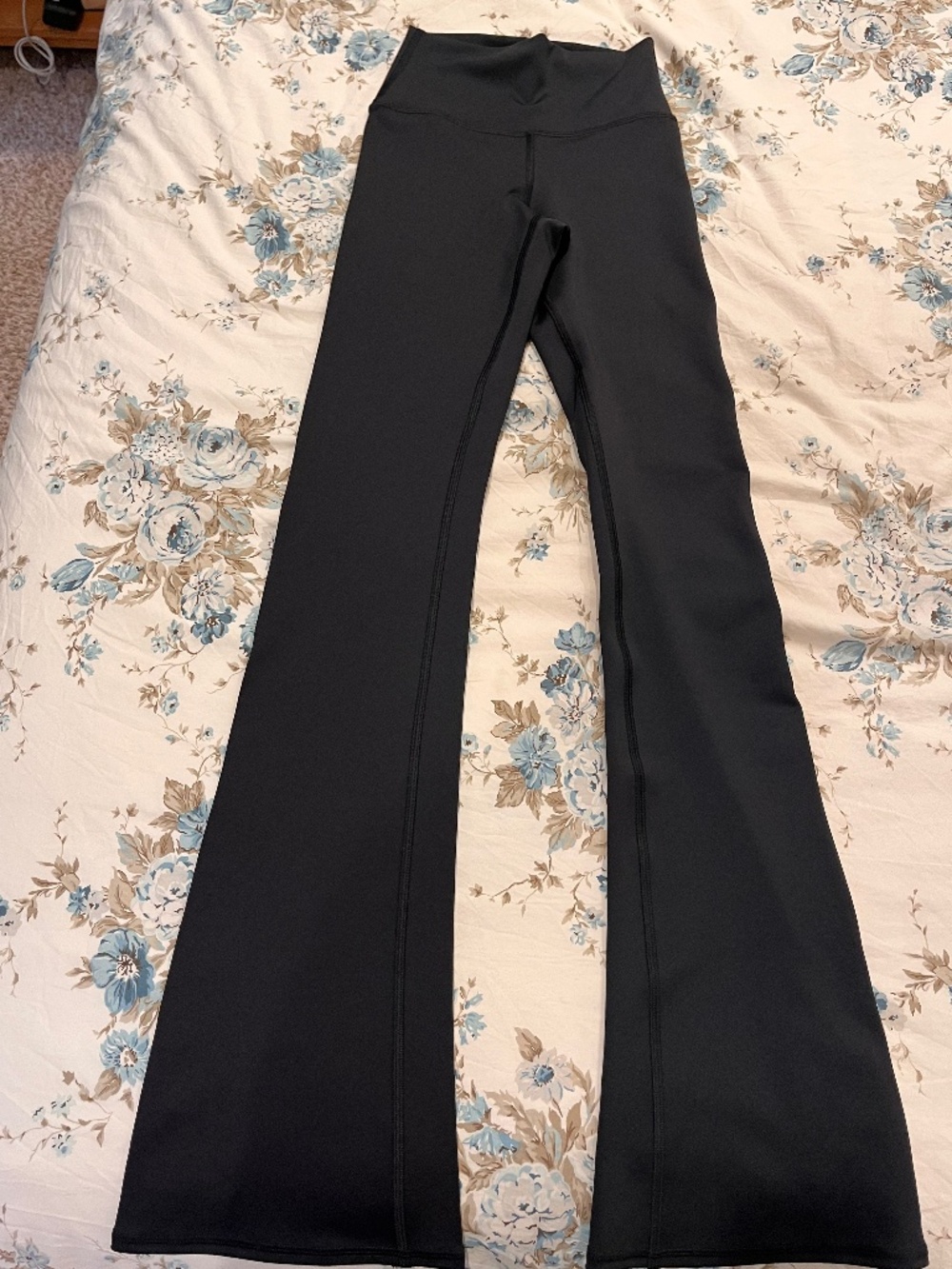 Alo flare leggings with buttons